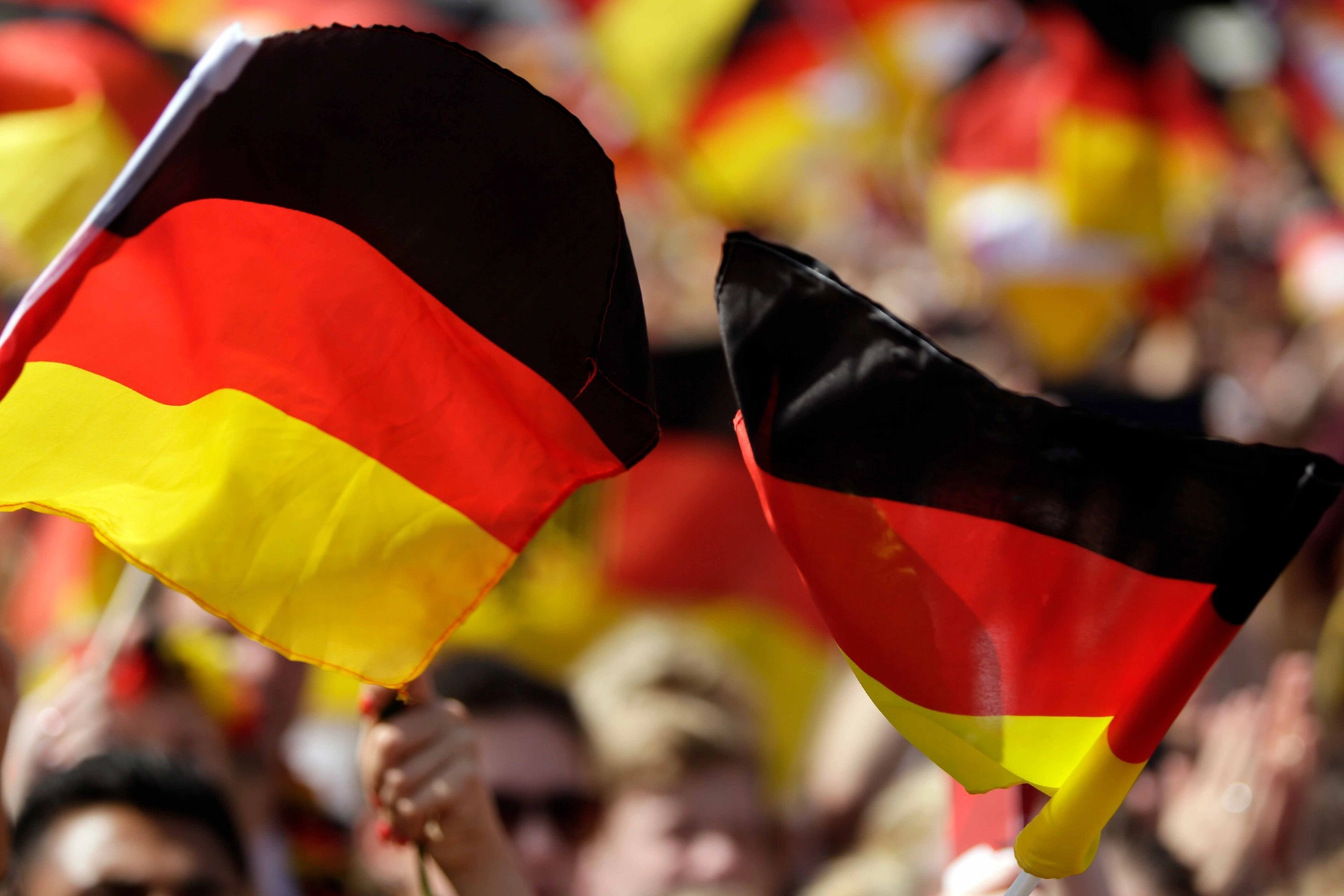 Deutschlandflaggen_k